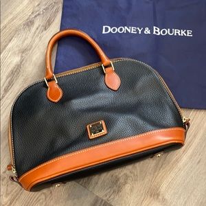 Dooney & Bourke Women’s Handbag Purse Execellent